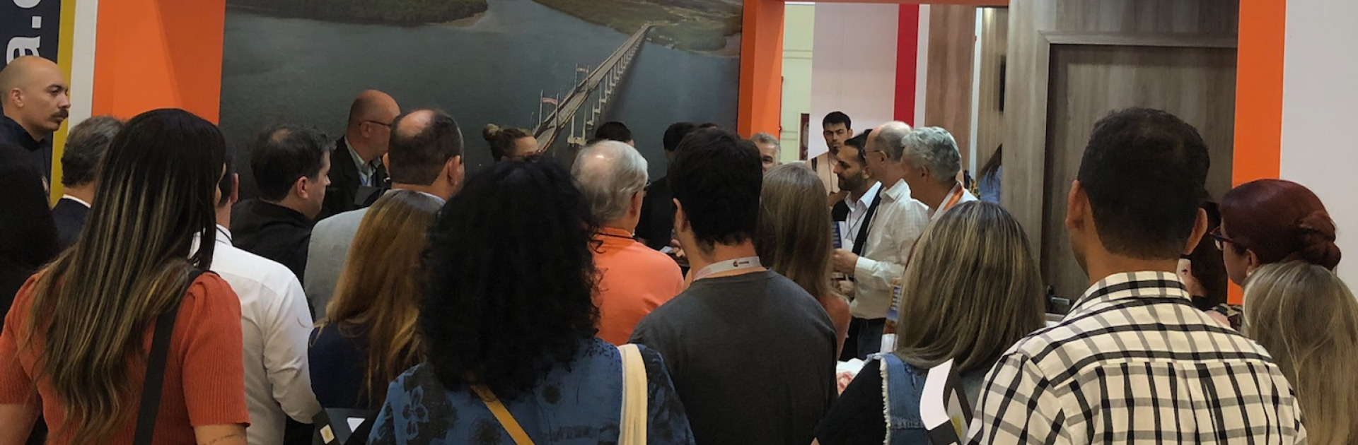 Softplan lança 2ª edição de livro sobre faixa de domínio e desapropriações